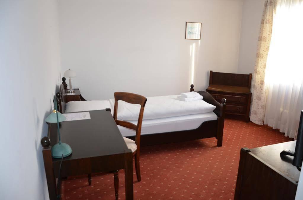 Hotel Zur Traube Moglingen Dış mekan fotoğraf