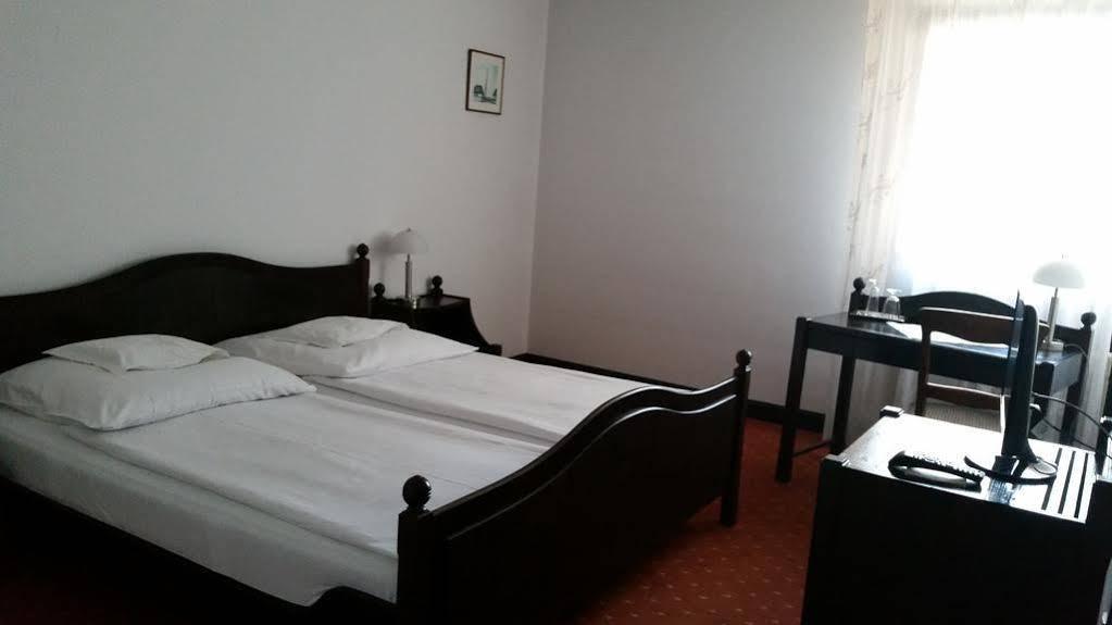 Hotel Zur Traube Moglingen Dış mekan fotoğraf