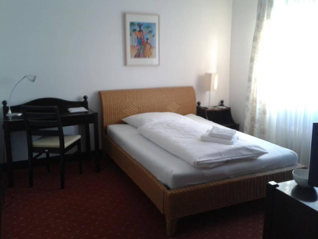 Hotel Zur Traube Moglingen Dış mekan fotoğraf