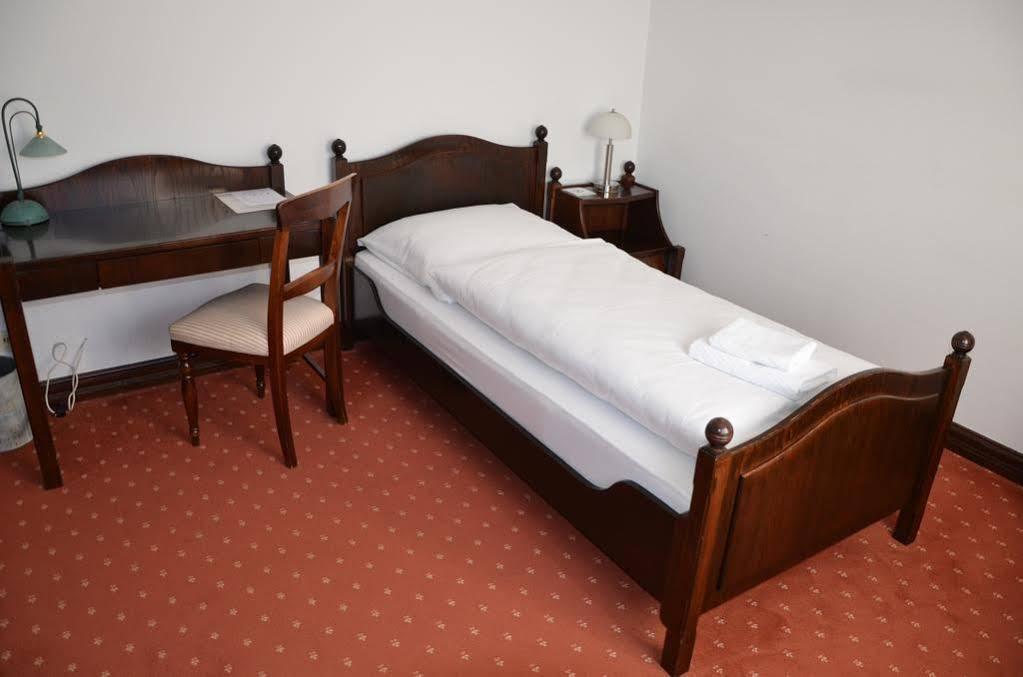 Hotel Zur Traube Moglingen Dış mekan fotoğraf