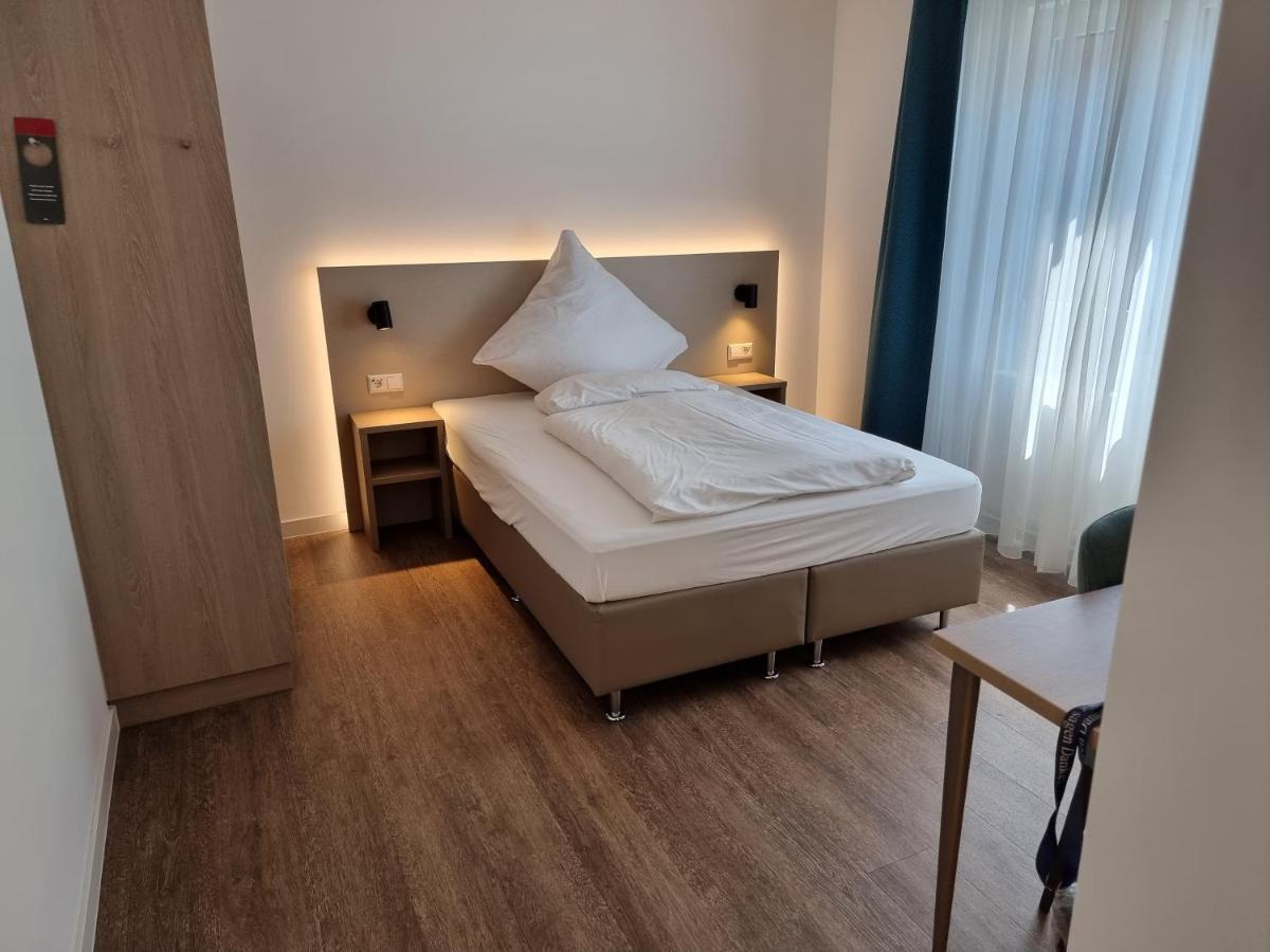 Hotel Zur Traube Moglingen Dış mekan fotoğraf